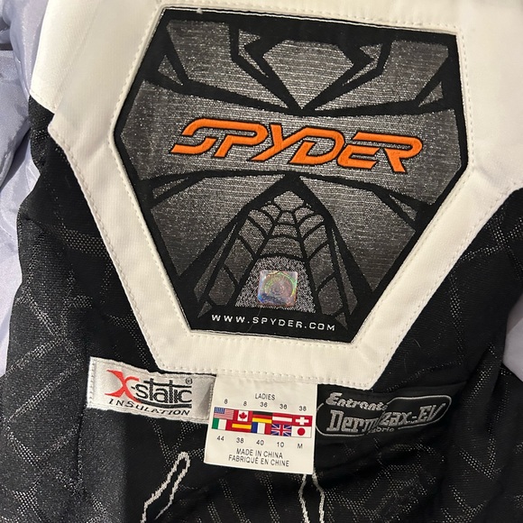 Woman’s Size 8 Spyder Jacket - Picture 3 of 5